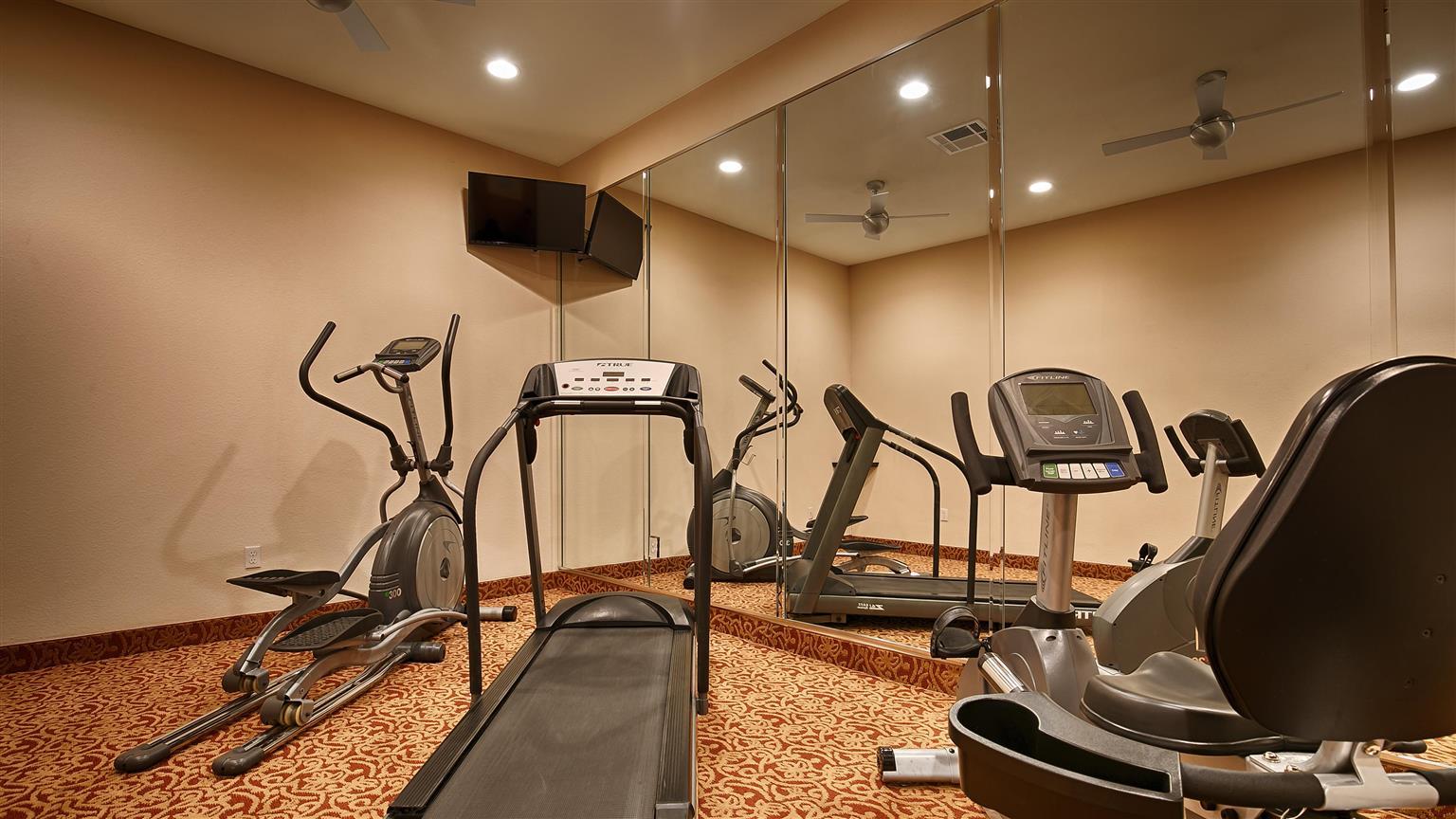 Best Western Inn & Suites Клівленд Екстер'єр фото