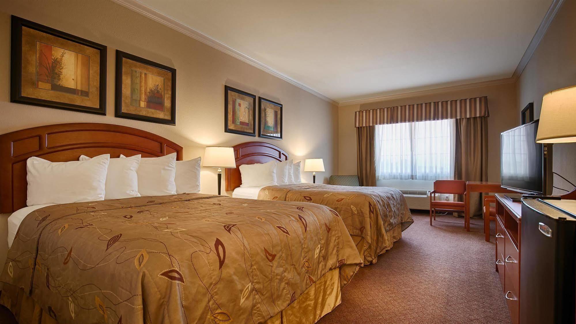 Best Western Inn & Suites Клівленд Екстер'єр фото